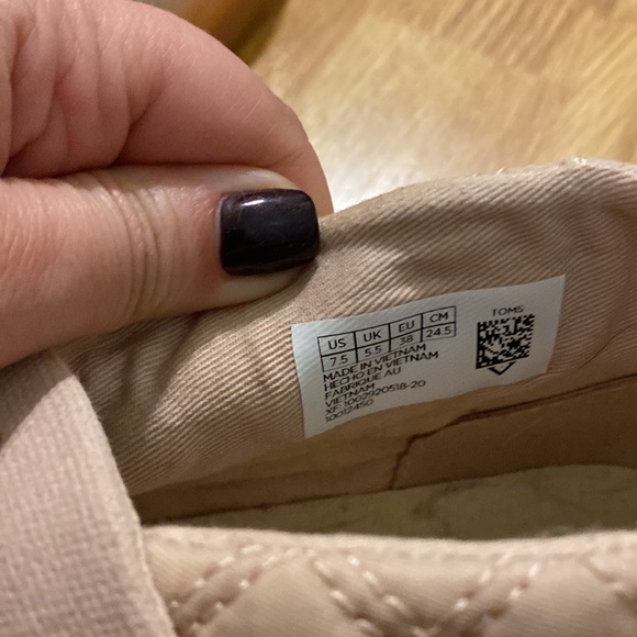 TOMS women’s high top slip on sneakers. - Picture 4 of 7